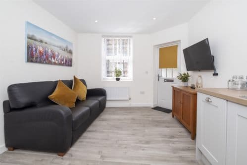 Livingstone Street Apartment 2