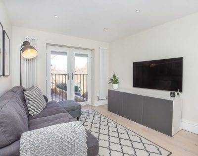 Compton Lodge Stylish 2 bed Apartment with Free Parking