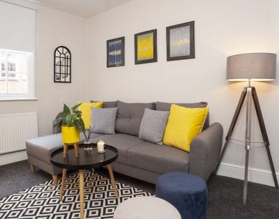Stylish and Most Central 2 Bedroom City Centre Apartment-Free Parking