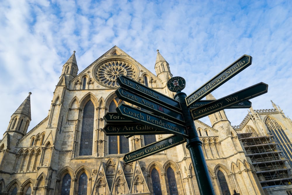 walking tours york england